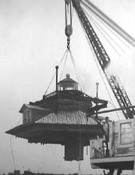 Hooper Strait lighthouse being moved old photo.jpg (33243 bytes)